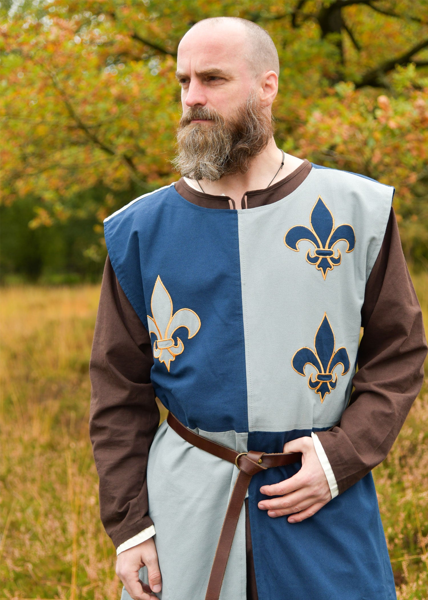 Tabardi liljakuvioilla, sininen/sinertävänharmaa