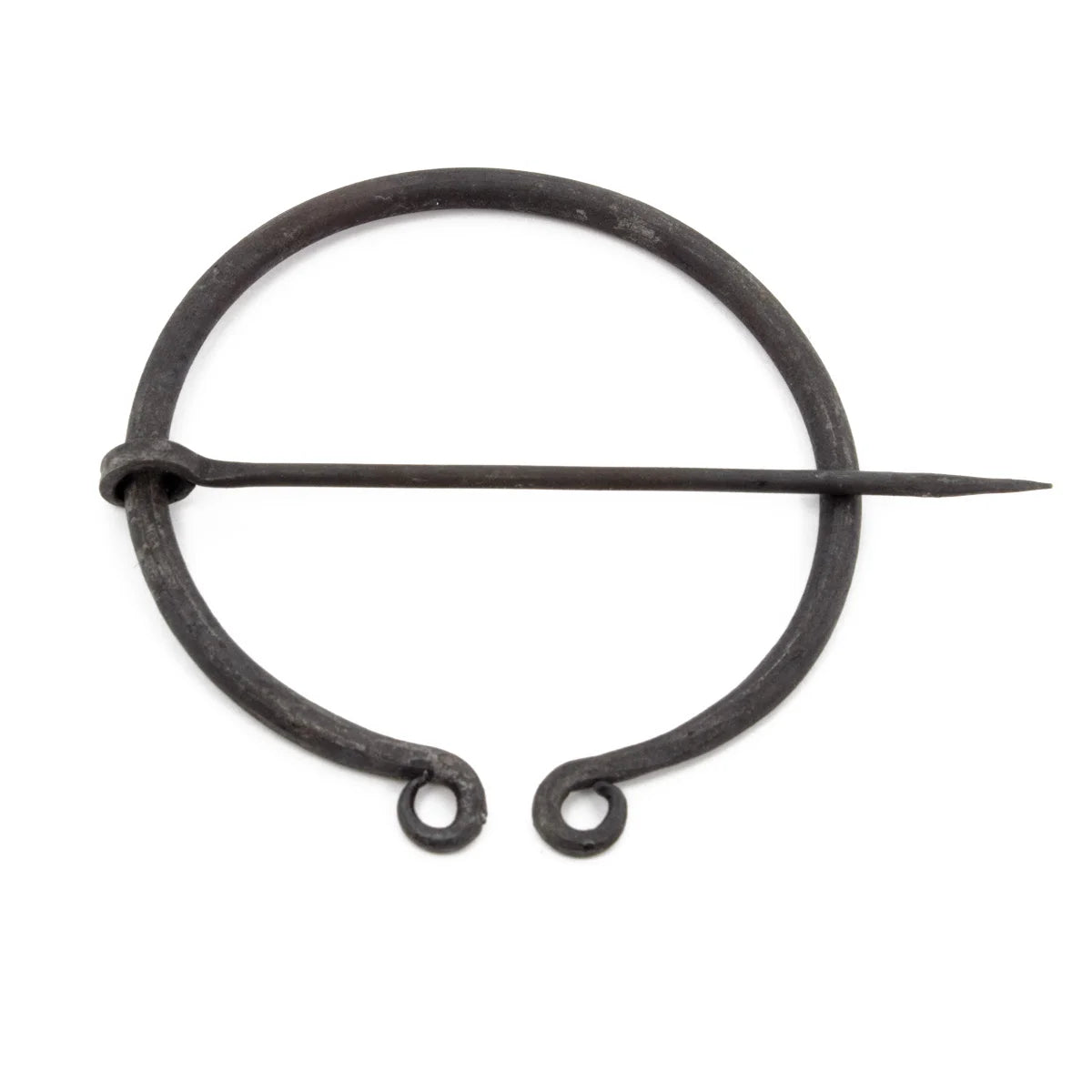 Rautainen fibula, 7,5 cm – yksinkertainen ja ajaton