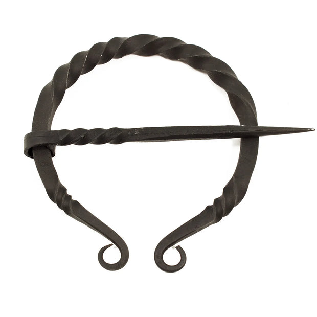 Keskiaikainen fibula, taottu raudasta – suuri malli