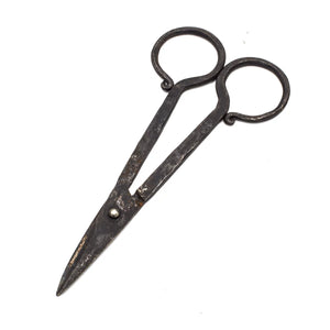 Käsintaotut sakset, n. 7 cm terät