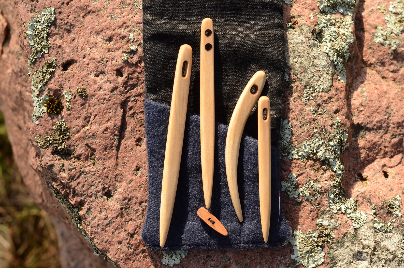 Kinnasneulasetti – valkopähkinästä